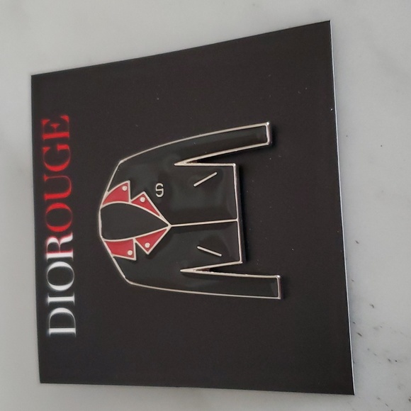 Rare hard to find DIOR ROUGE pin brooch. Vip promo 3 different available 89 each - Picture 2 of 4